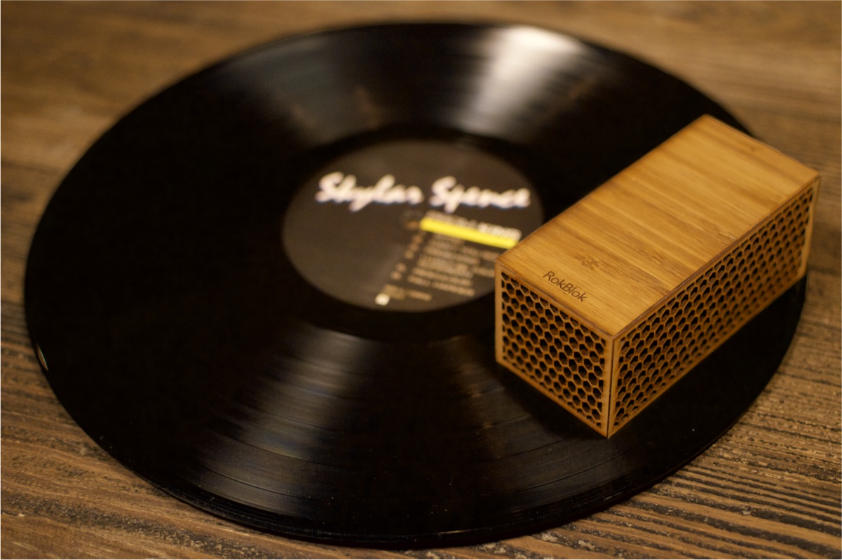 Rokblok A Different Spin On Vinyl - record playerr roblox